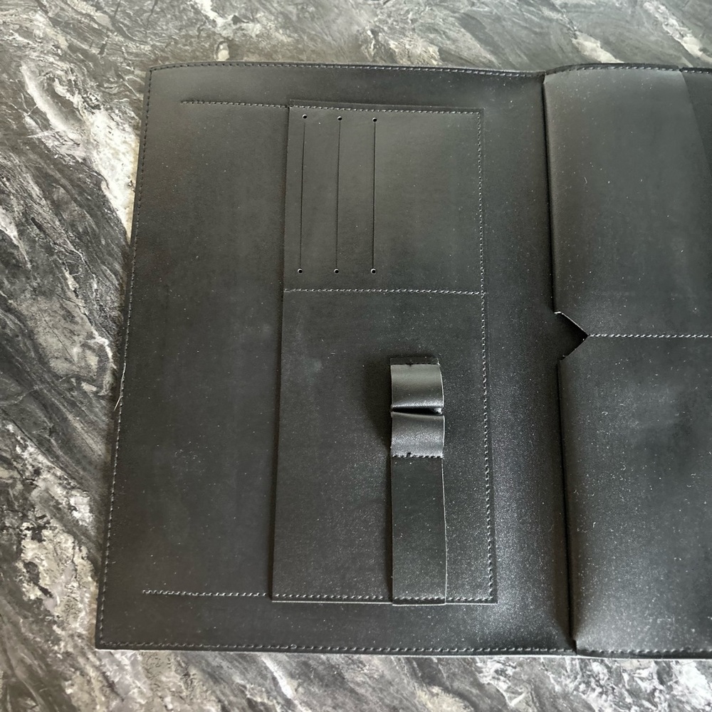 Glass Ladder & Co. Megan Portfolio - Black Vegan Leather - Picture 5 of 8